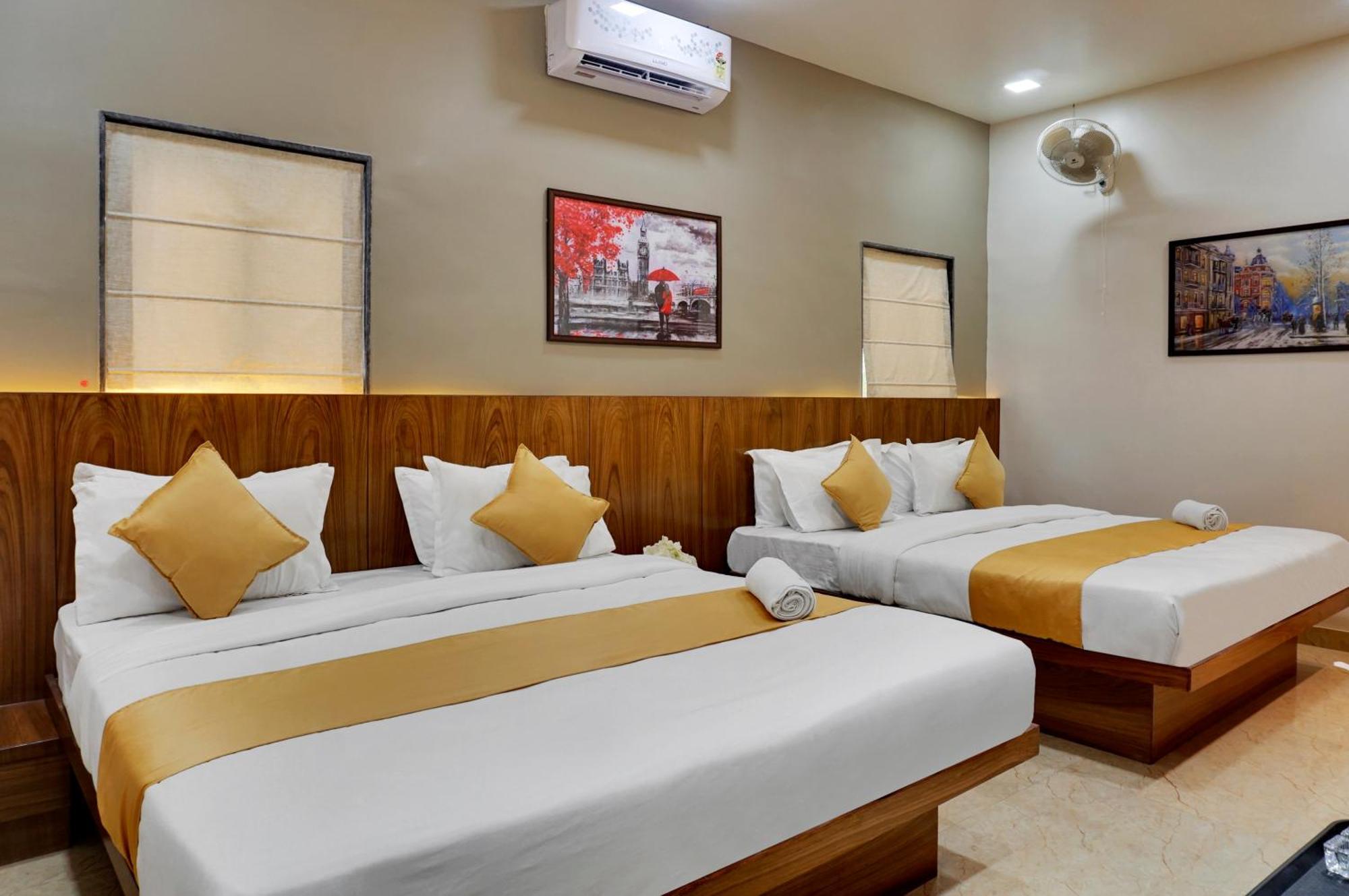 Hotel Sayba Executive Pune Bagian luar foto