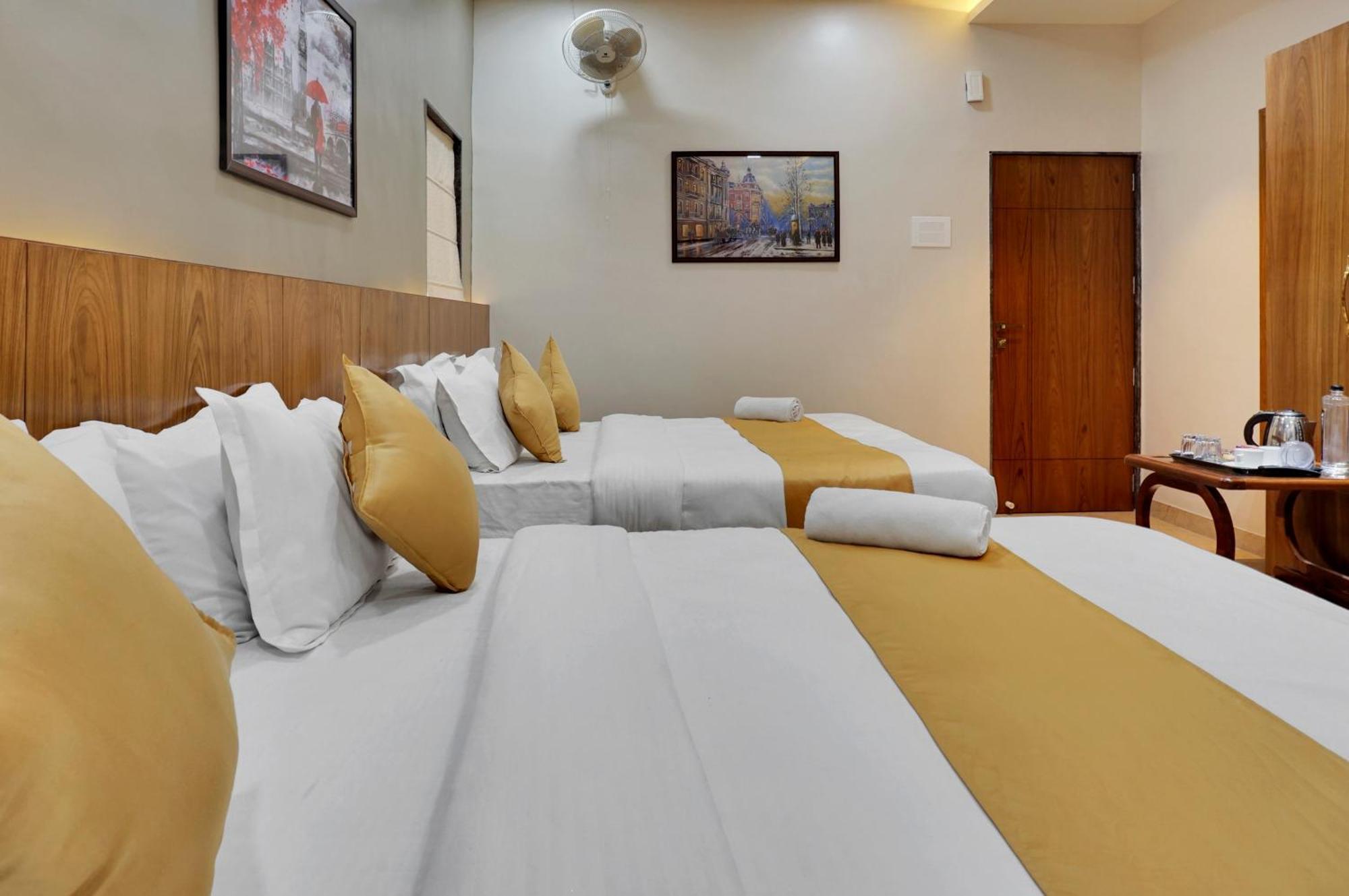 Hotel Sayba Executive Pune Bagian luar foto