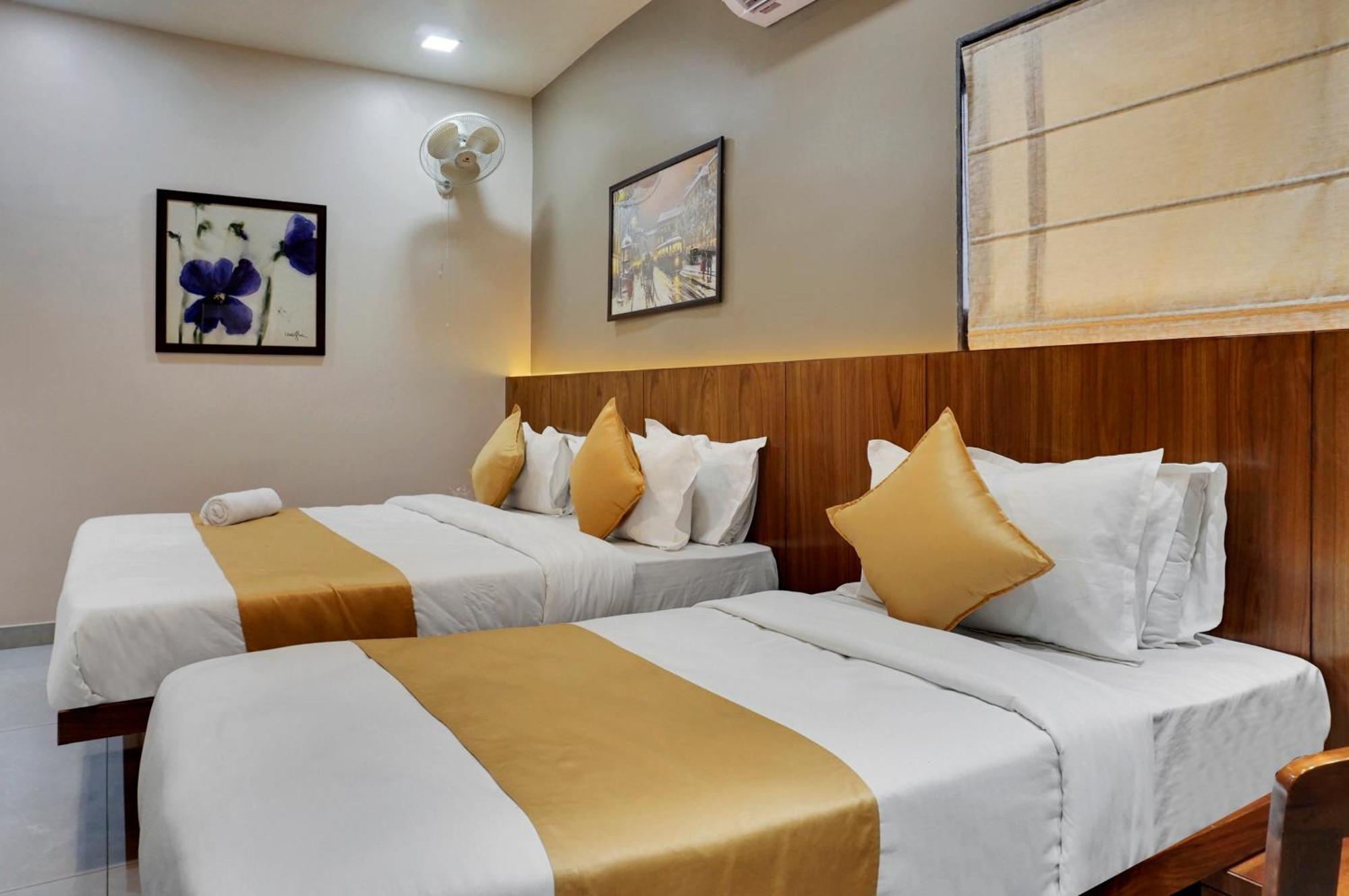 Hotel Sayba Executive Pune Bagian luar foto