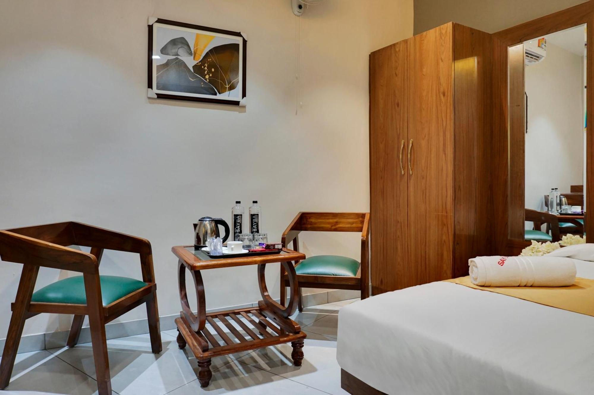 Hotel Sayba Executive Pune Bagian luar foto
