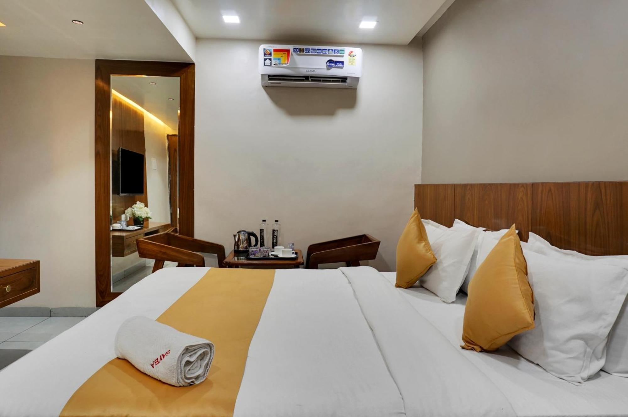 Hotel Sayba Executive Pune Bagian luar foto